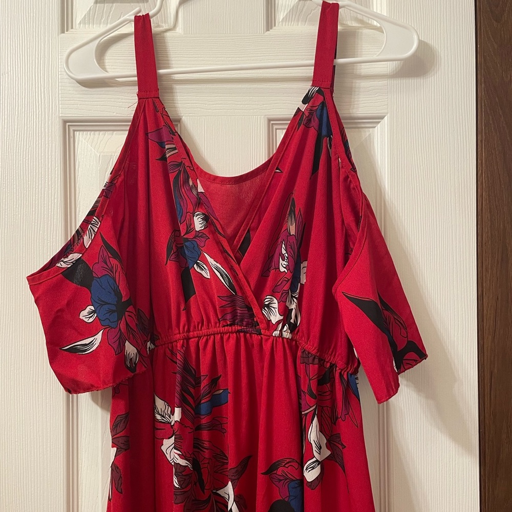 SHEIN red floral dress. Size 1XL. 100% polyester. V-neck, detached sleeves.